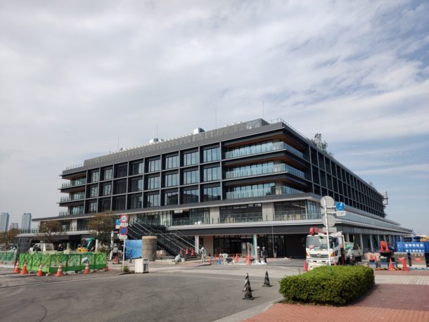 工事中の横浜ハンマーヘッド