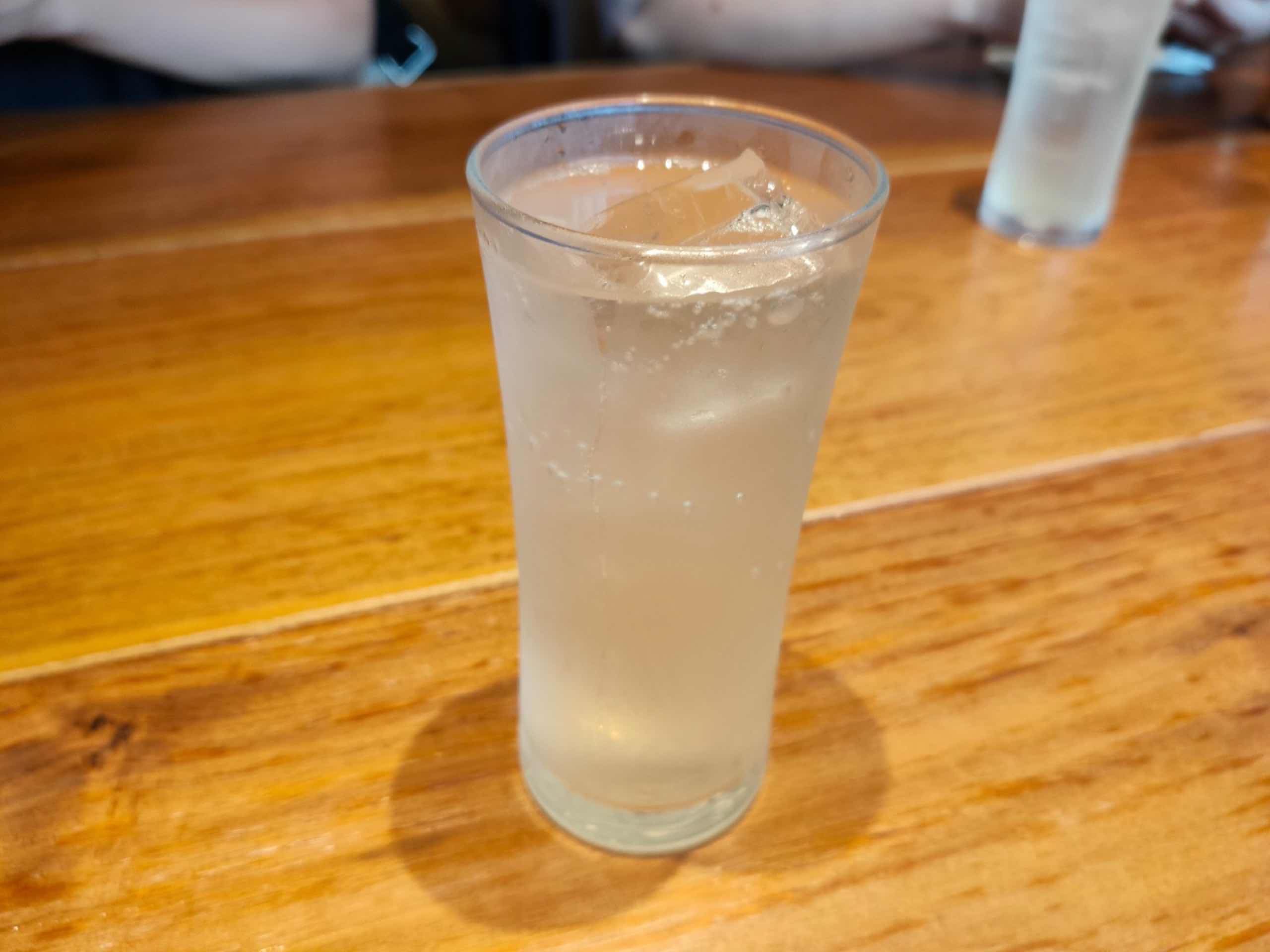 キッチンイチニョのドリンク、すだちスカッシュ
